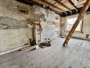 Photo 1- click for photo gallery